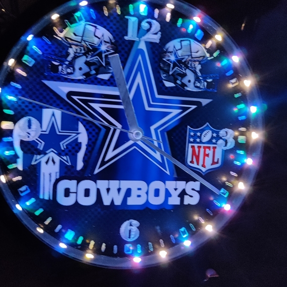 COPY - Dallas cowboys clock - Picture 1 of 6